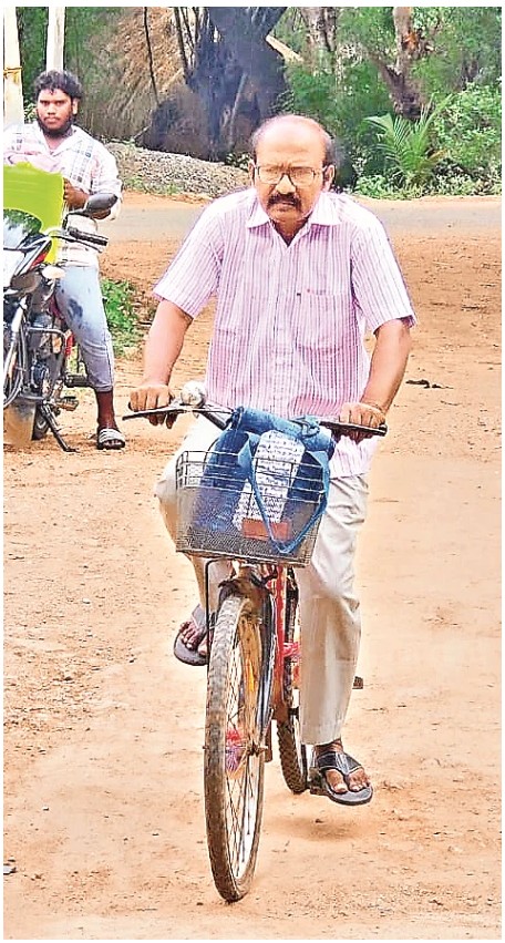 The benefits of using a bicycle require no special mention.  At one time, it was the primary mode of personal transportation. Later, with the advent of motor vehicles, the prominence of bicycles waned.