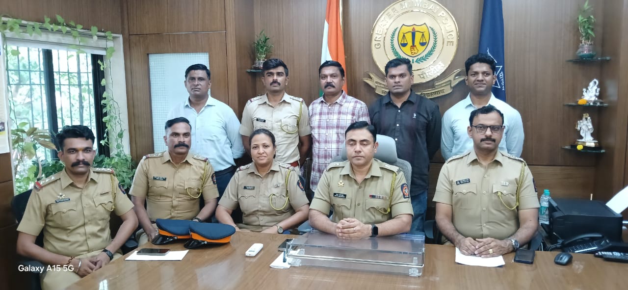 Mumbai Police briefing the media about the operation.
