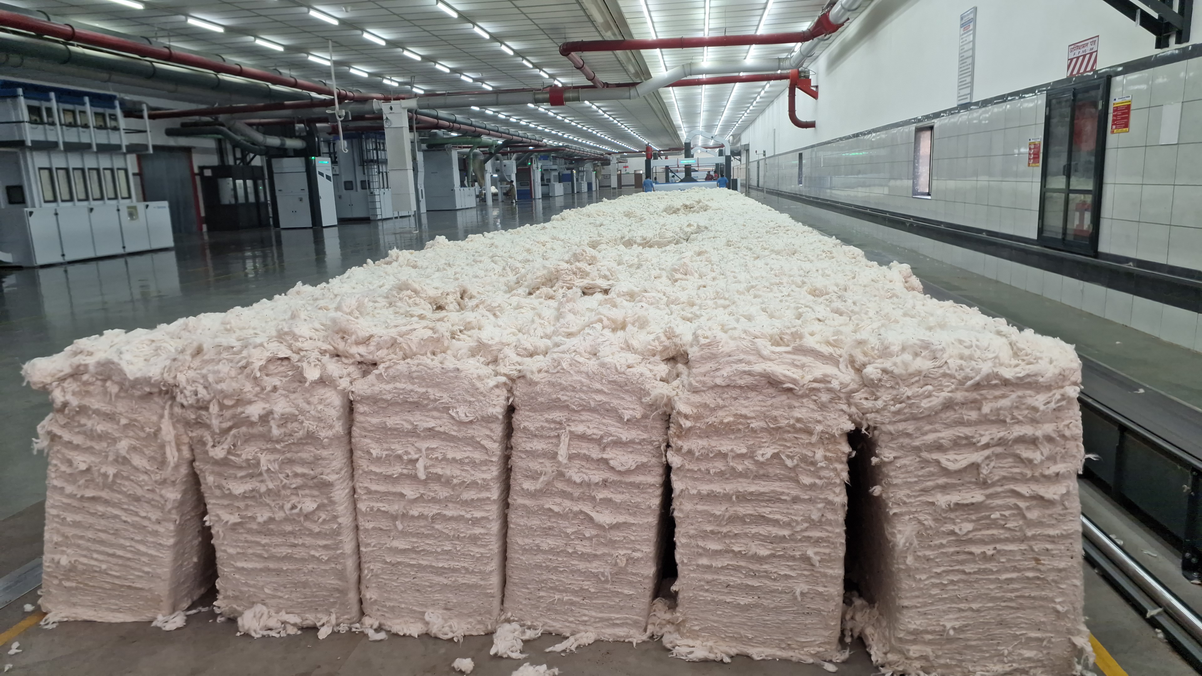 Amidst the challenges that have emerged because of the crisis in the Middle East, Bhilwara’s textile entrepreneurs have discovered new export avenues. This Textile City’s move to increase exports to Bangladesh has given a boost to its textile industry.