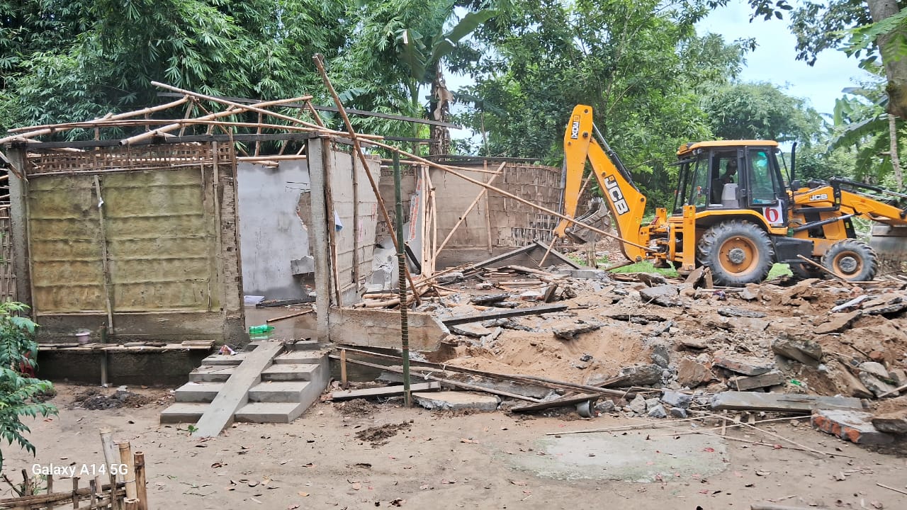 Eviction drive on the encroached land at three locations in Lakhimpur