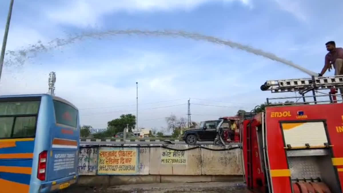 Extinguished a fire that broke out in a bus