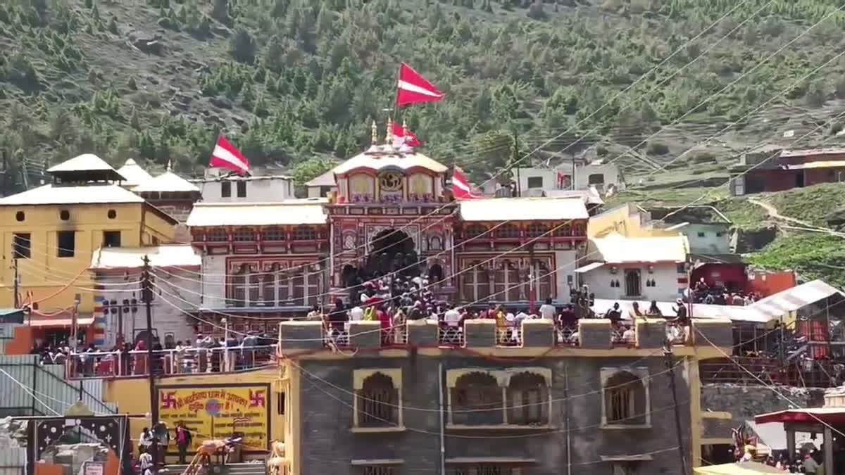 Amid the controversy surrounding alleged embezzlement of donations at the Ram Mandir in Ayodhya, allegations of misappropriation of devotees’ offerings have surfaced at Uttarakhand’s Badrinath Temple, with Hindu organisation Bhairav Sena accusing an employee of the Shri Badrinath-Kedarnath Temple Committee (BKTC) of stealing donation money from the shrine.