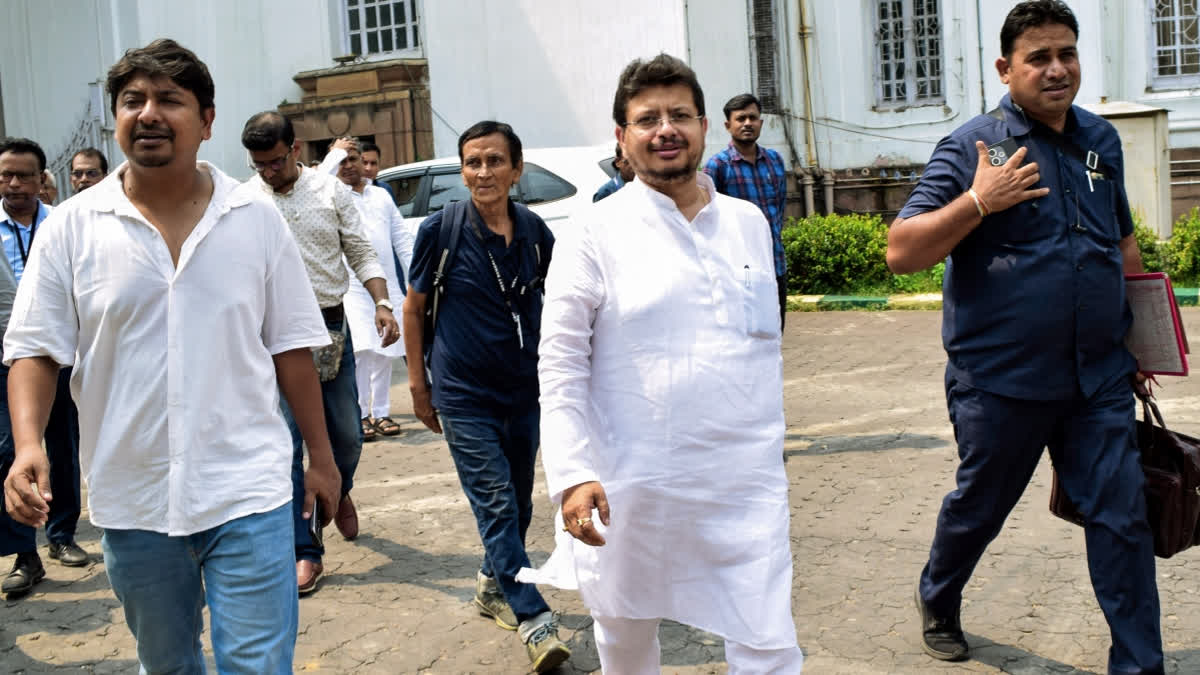 TMC rebel resigns Banerjee stakes claim on party