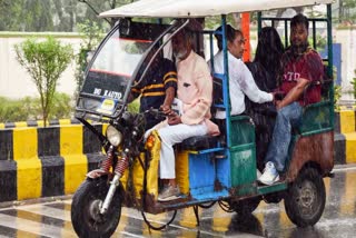 Viral videos show people utilising smartphone apps to remotely turn off e-rickshaws