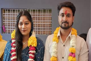 திருமணத்தின் போது ராஜா ரகுவன்ஷியுடன் சோனம் - கோப்புப்படம்