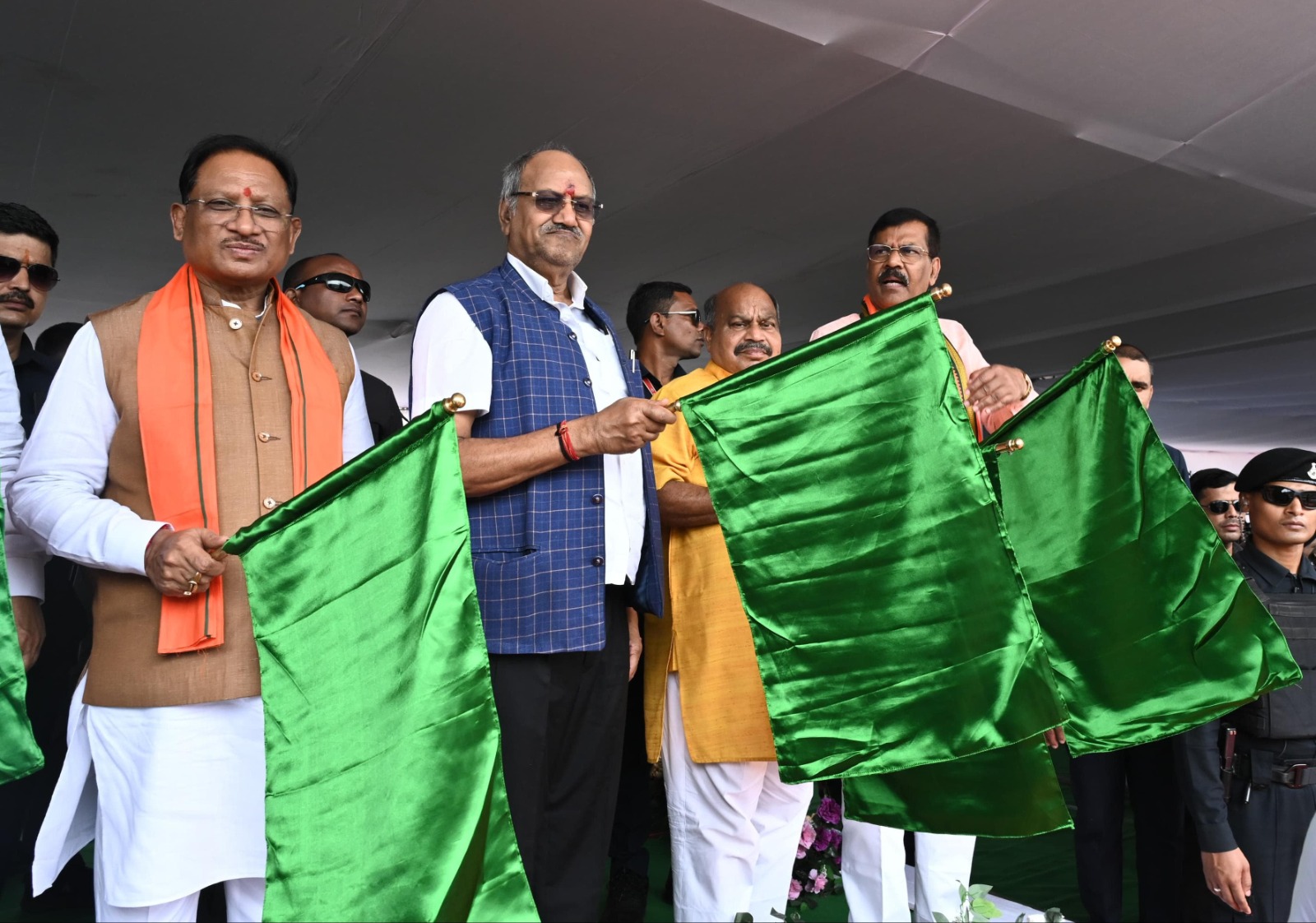CM Vishnu Deo Sai flags off the express train service at Raipur railway station.