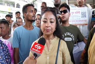 Garima Saikia Garg and xur bahini on the streets to help the flood victims