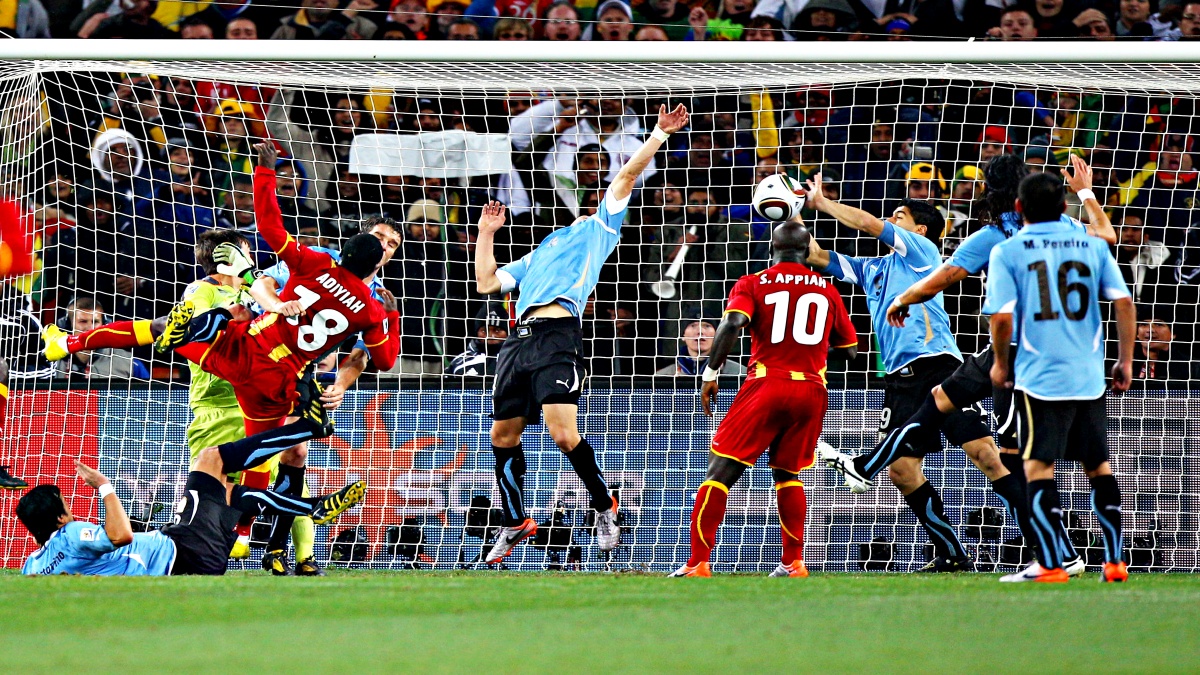 LUIS SUAREZ HANDBALL