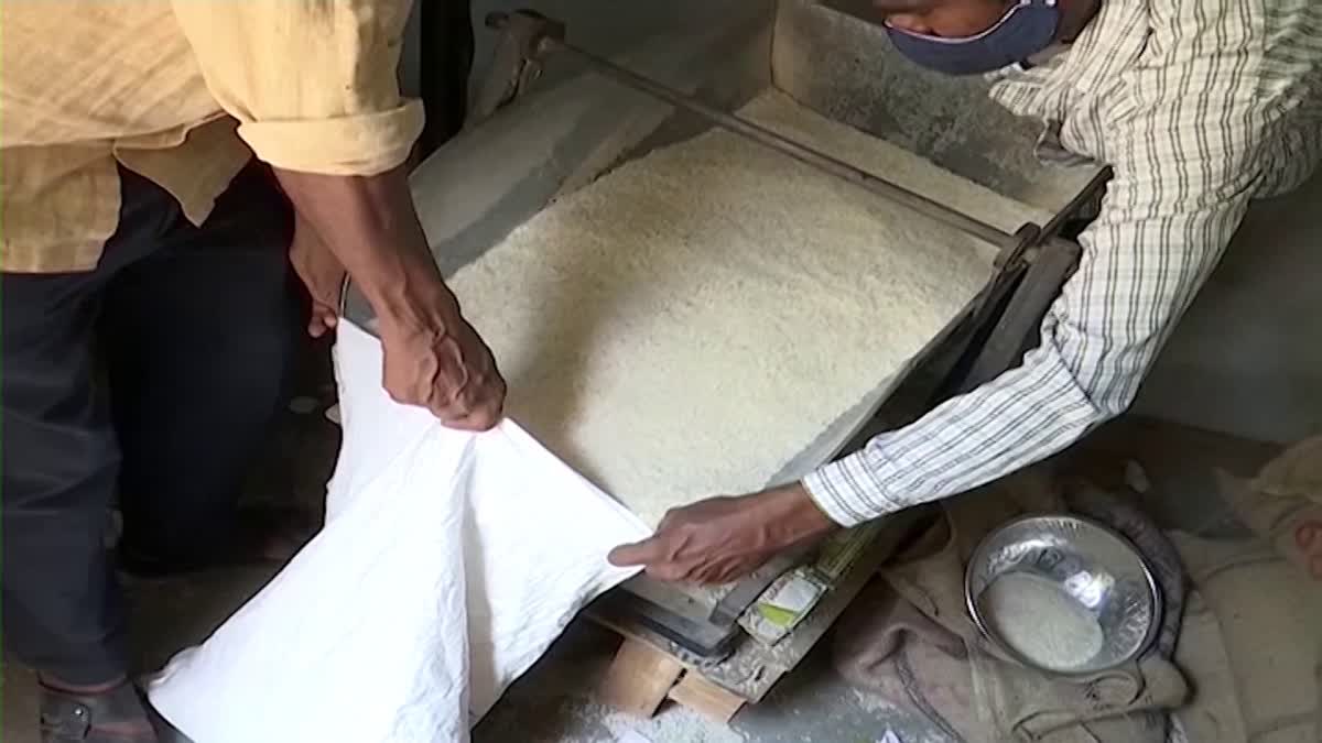 10% నూకలతో కూడిన రేషన్‌ బియ్యం