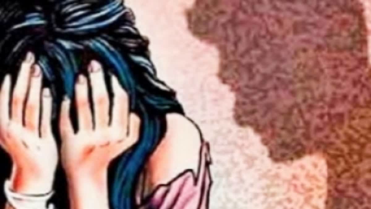 नाबालिग छात्रा और परिवार पर हमला