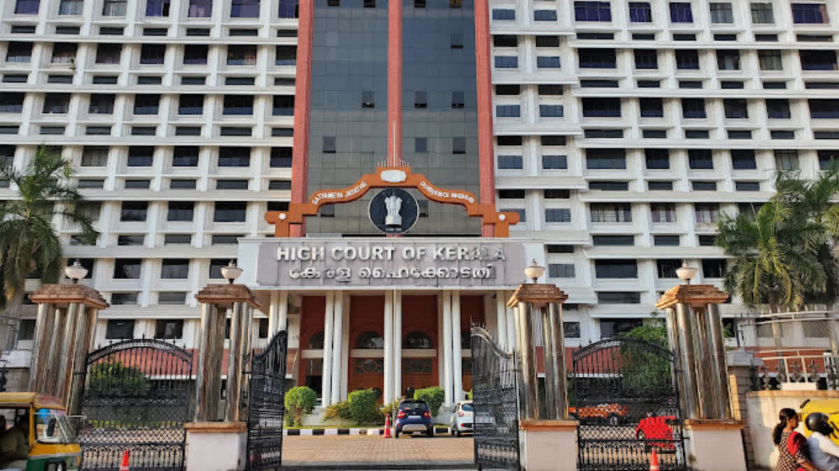 KERALA HIGH COURT ORDER SABARIMALA TEMPLE GOLD SCAM SIT INVESTIGATION PROGRESS SABARIMALA DWARAPALAKA CASE