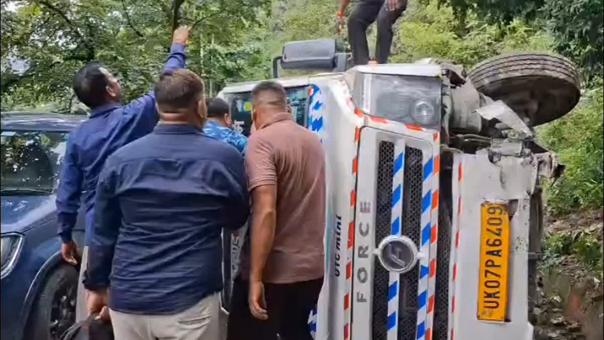 MUSSOORIE TEMPO TRAVELLER ACCIDENT