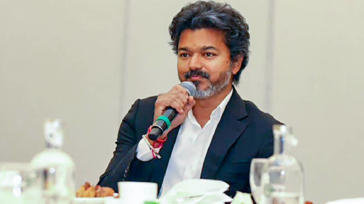 Parents protest custodial death, breach CM Vijay's convoy in Chennai | Quick Digest