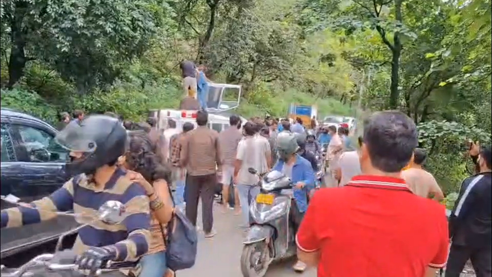 MUSSOORIE TEMPO TRAVELLER ACCIDENT