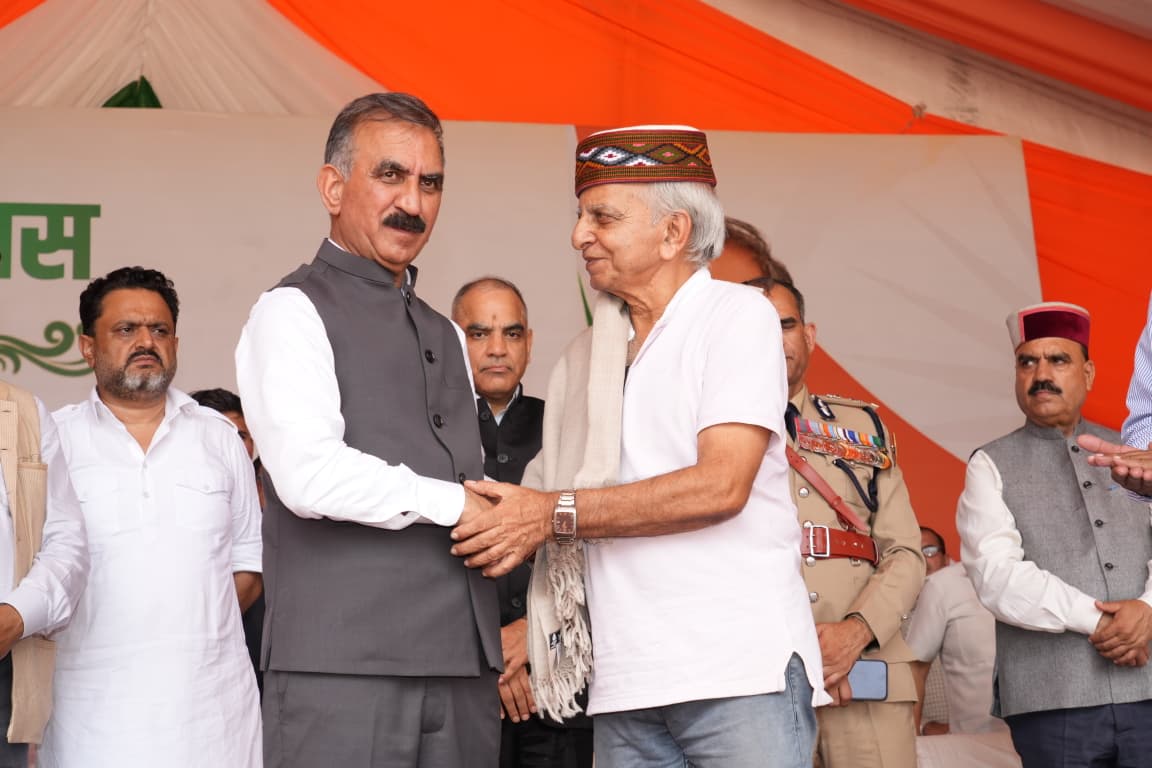RAJENDRA KANWAR DONATES 80 CRORE