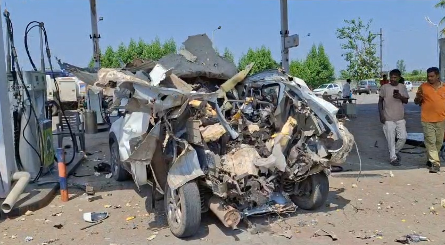 cng-car-blast-cctv-captures-massive-car-explosion-at-gujarat-cng-pump