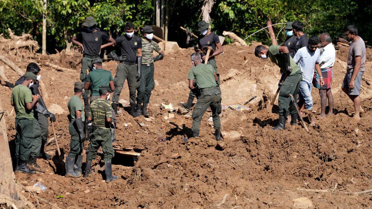 Sri Lankans Sift Mud To Unearth Victims Four Days After Deadly Cyclone
