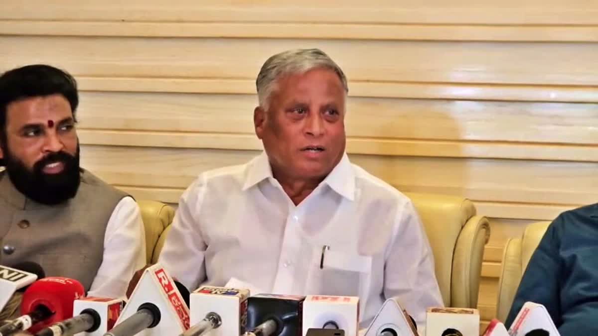 BALLARI  MINISTER V SOMANNA  ಆರ್​ ಅಶೋಕ್​ ಜನಾರ್ದನ ರೆಡ್ಡಿ