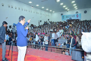 Speakers guiding the students in Neev event