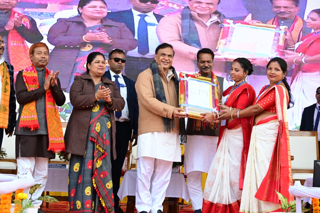 CM Himanta Biswa Sarma distributes Cheques in Goalpara