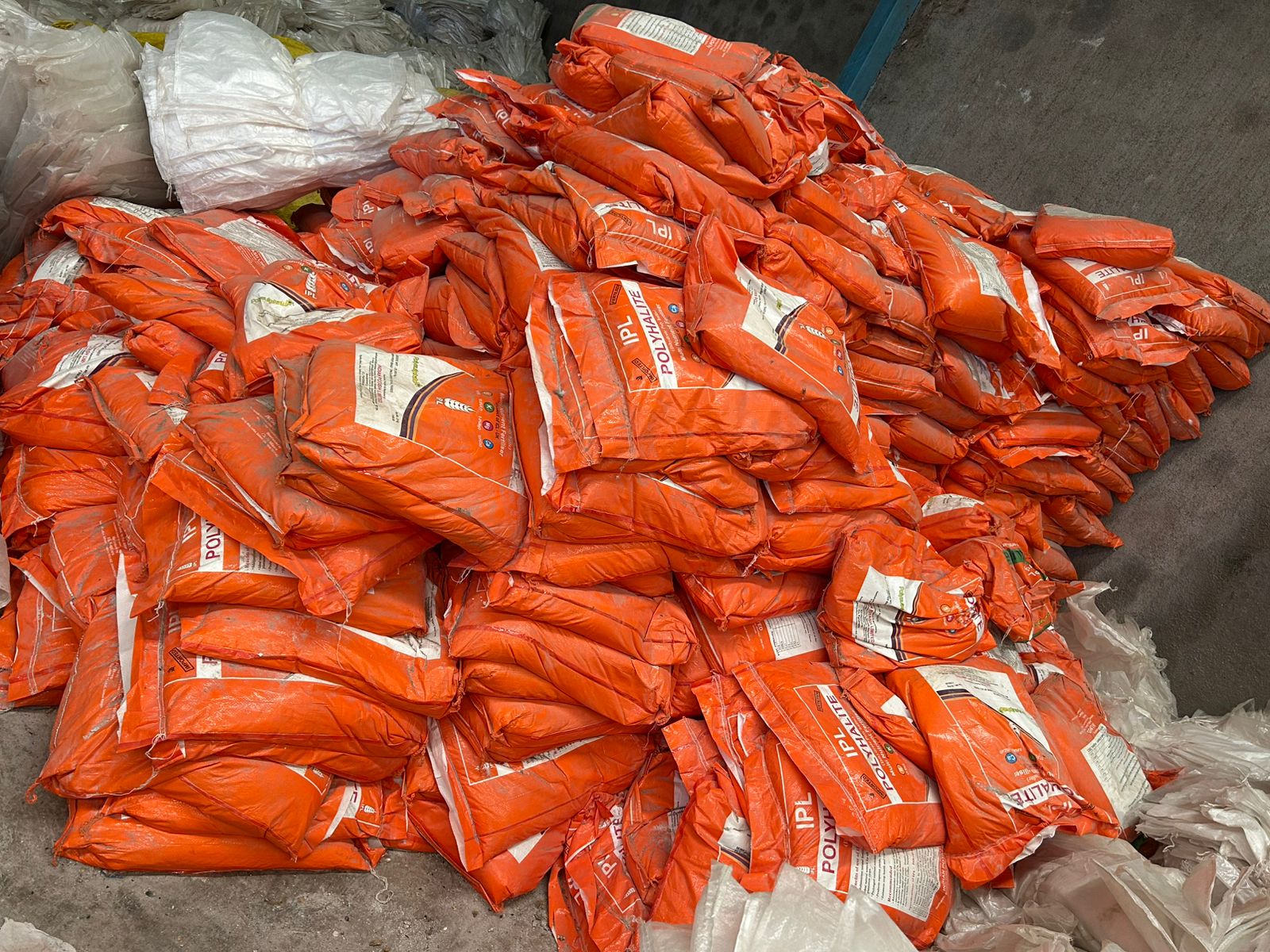 અમરેલીમાં નકલી ખાતરની ફેક્ટરી પકડાઈ