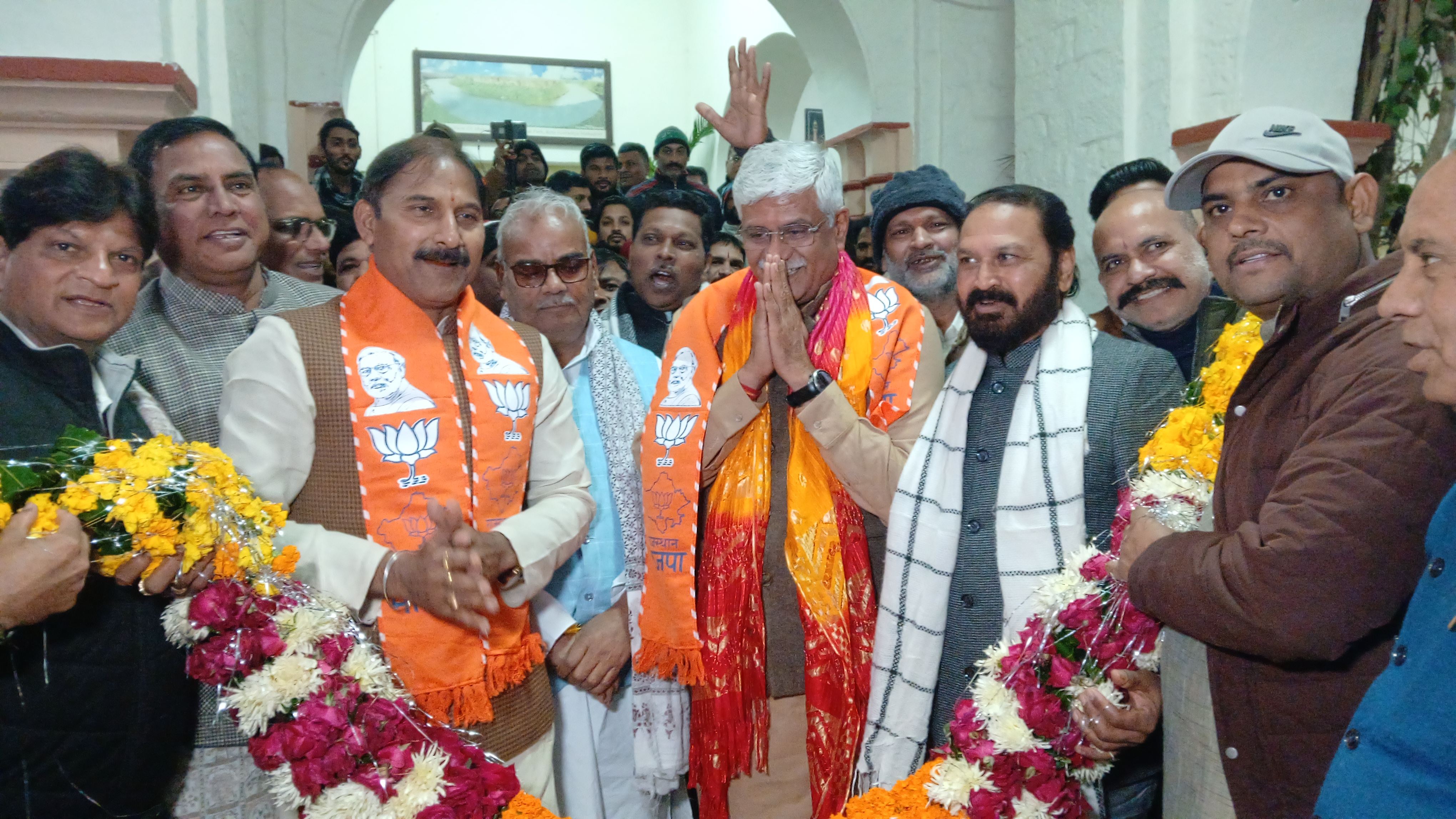 BJP leaders welcoming Shekhawat