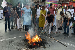 SFI STAGES PROTEST