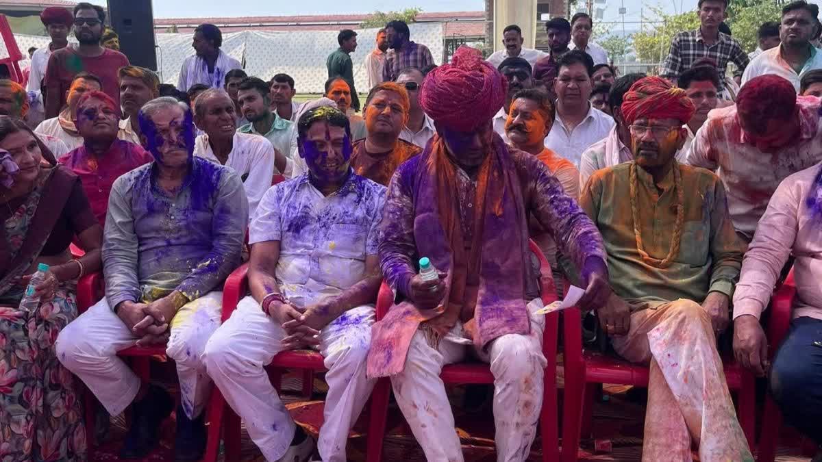 कार्यक्रम में एक साथ बैठे केशवराव पाटन विधायक सीएल प्रेमी, अशोक चांदना और अंता विधायक प्रमोद जैन भाया