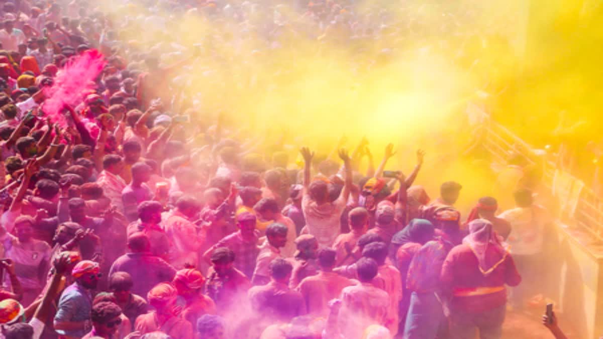 pm modi greets citizens on Holi