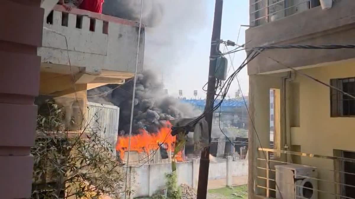 A MASSIVE FIRE BROKE OUT IN THE CAR WASHING CENTER OF PATNA