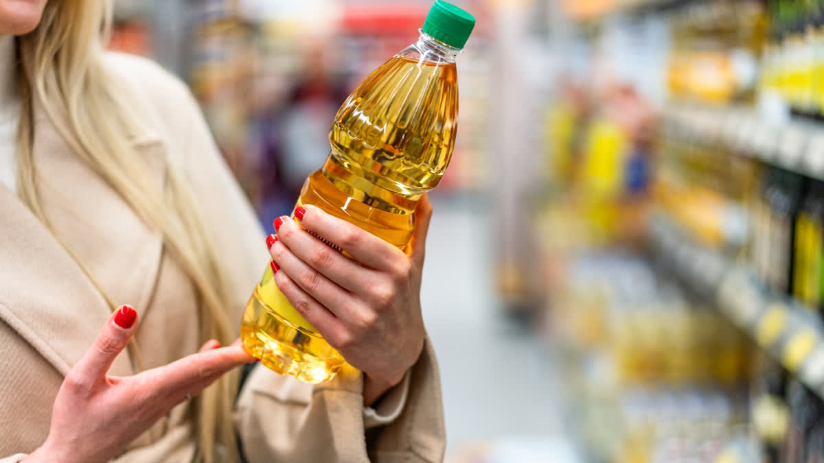 IDENTIFY FAKE COOKING OIL  IDENTIFY GENUINE AND FAKE OIL  COOKING OIL  ಅಡುಗೆ ಎಣ್ಣೆ ಅಸಲಿಯೋ ಅಥವಾ ನಕಲಿಯೋ