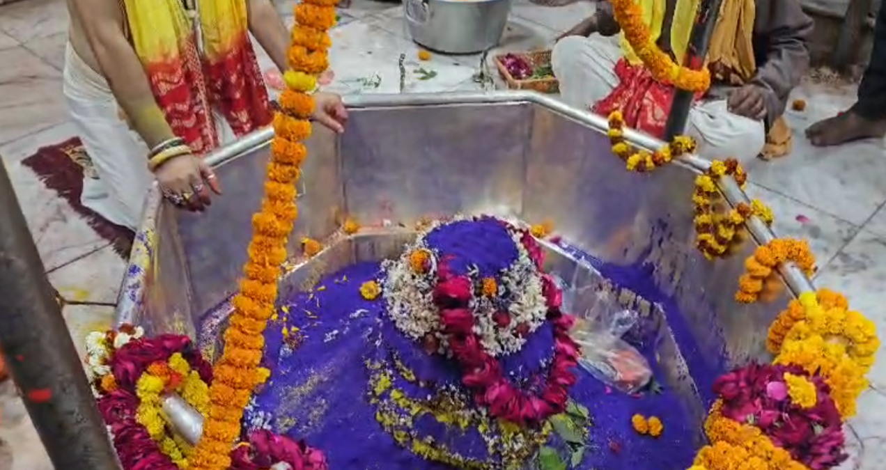 HOLI OF FLOWERS IN BABA GARIBNATH DHAM ON THE LINES OF VRINDAVAN