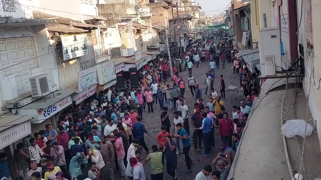 વિસનગરનું અનોખું 'ખાસડા યુદ્ધ',