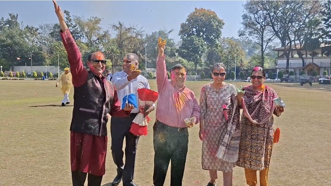 Holi Milan function at Lok Bhavan