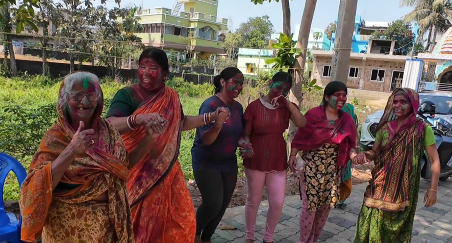 OLD AGE HOME CELEBRATE HOLI