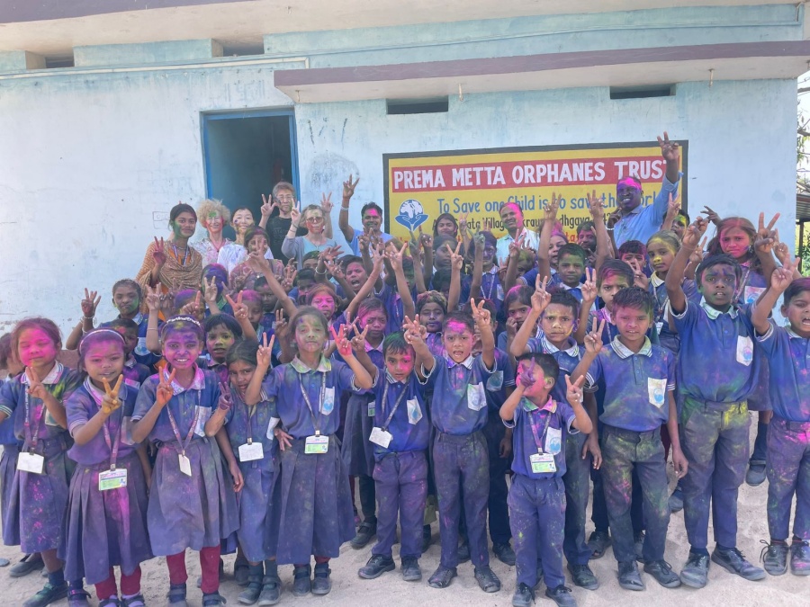 FOREIGN TOURISTS IMMERSED IN DESI COLOURS, PLAYED HOLI WITH PEOPLE IN BODHGAYA.