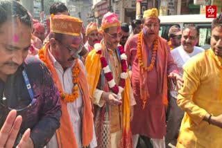 लखनऊ में रंग-गुलाल की होली