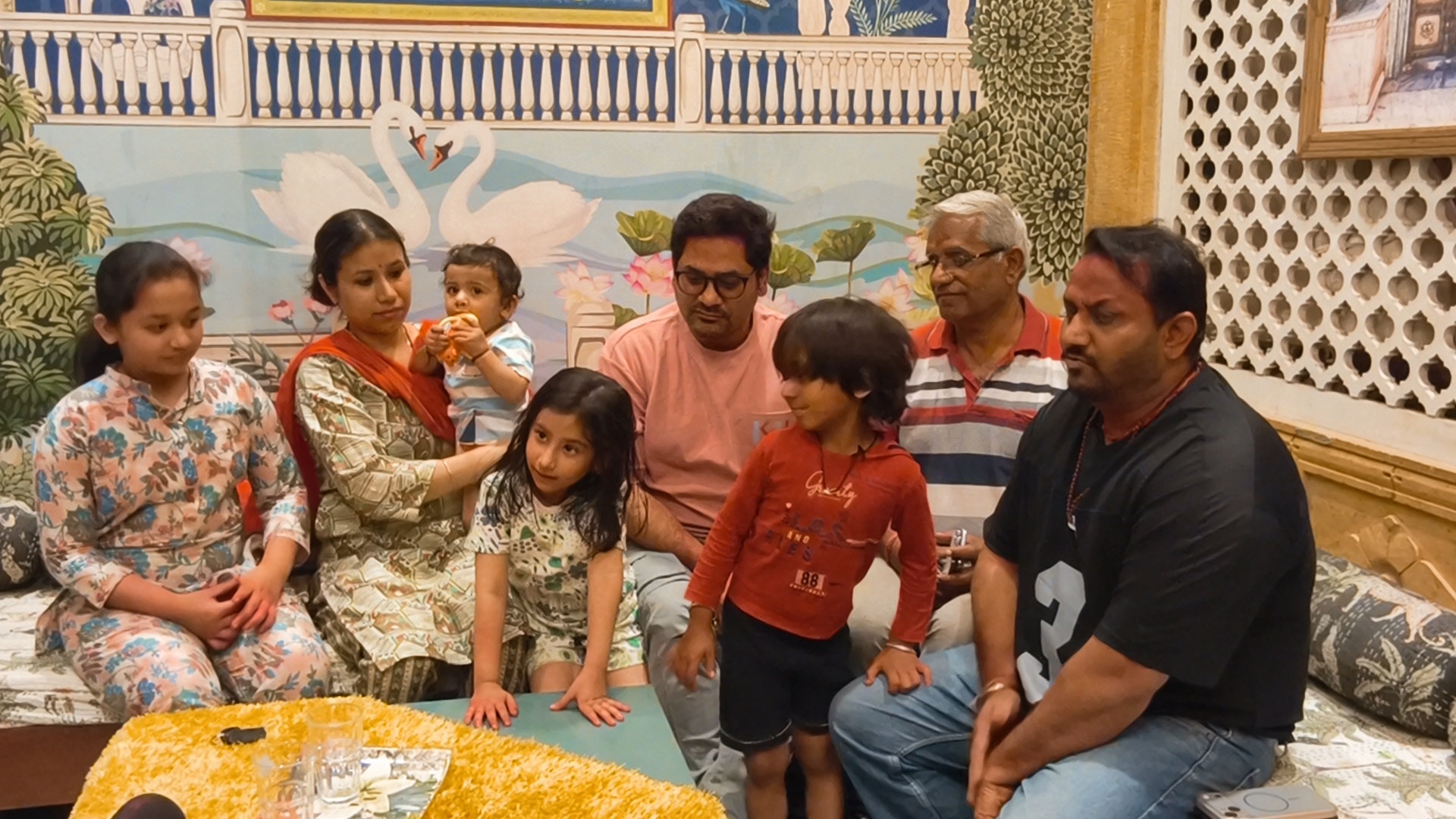 परिवार के साथ आशीष