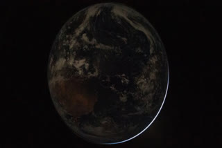 artemis-ii-astronauts-captured-a-beautiful-image-of-earth-with-aurora-lights-also-caught-on-camera