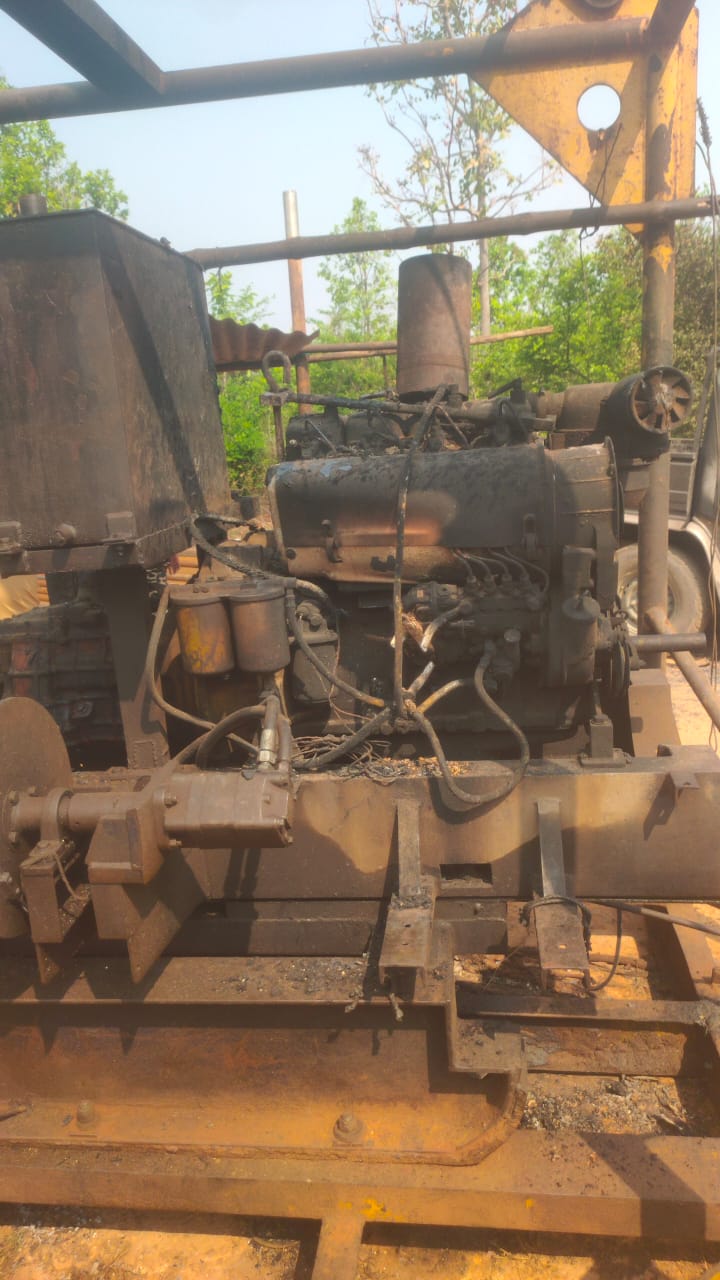 Naxalites set fire to many vehicles In Latehar