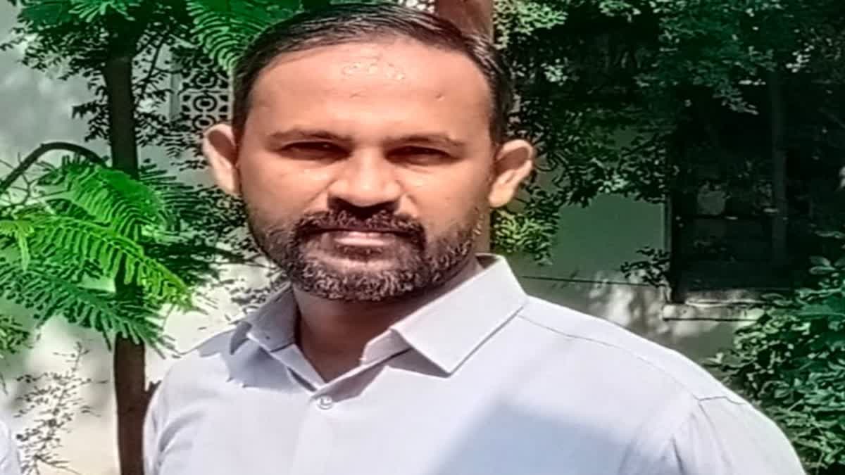 Shocking! Deputy Tehsildar commits suicide by hanging in Nagpur