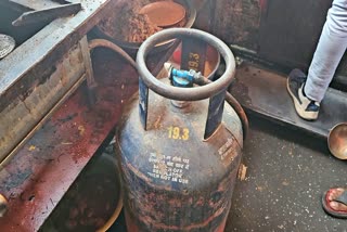 Rise in Commercial Gas Cylinder Prices Impacts Dhaba and Restaurant Businesses in Hazaribag