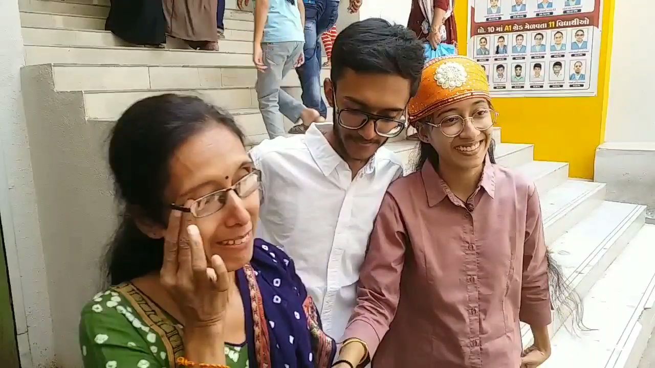 પુષ્ટિના પરિણામ બાદ માતા ભાવુક થઈ