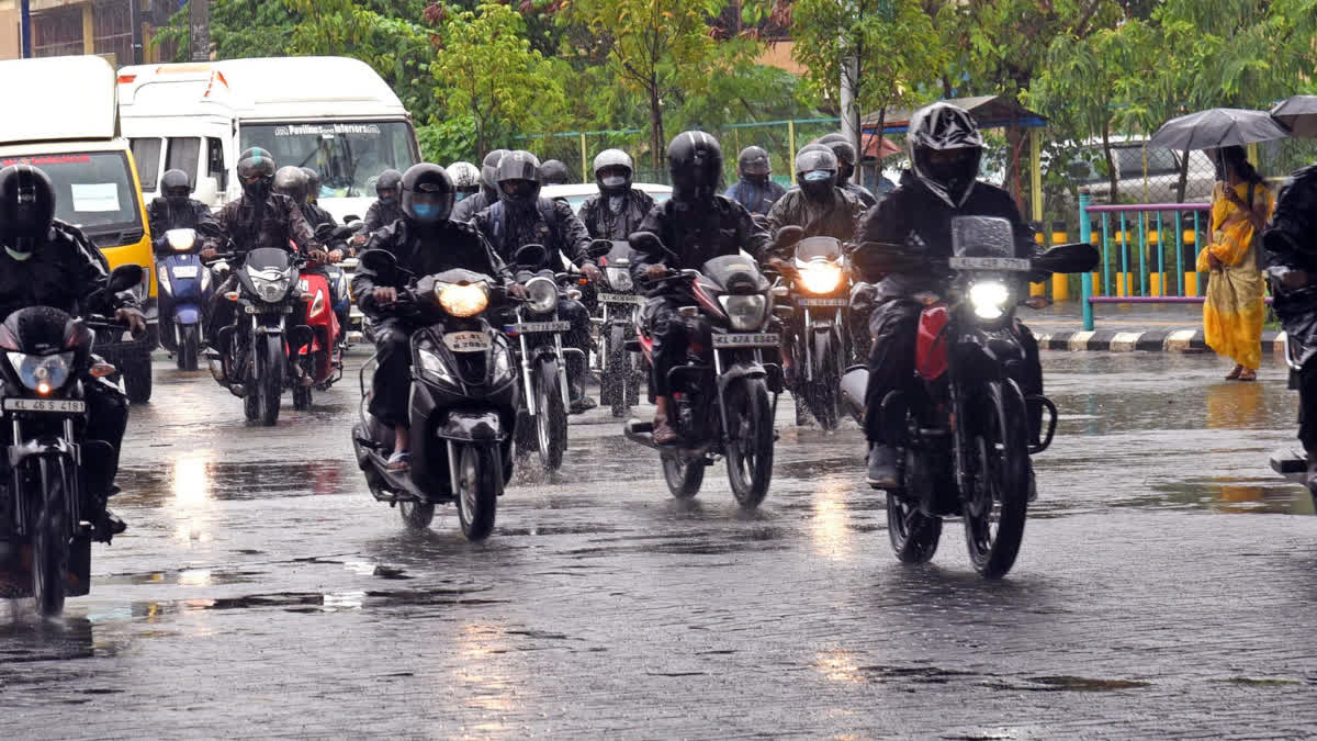 Heavy Rain In Kerala IMD Weather Forecast Kerala Kerala Mansoon Warning Updates Orange Alert In Kerala