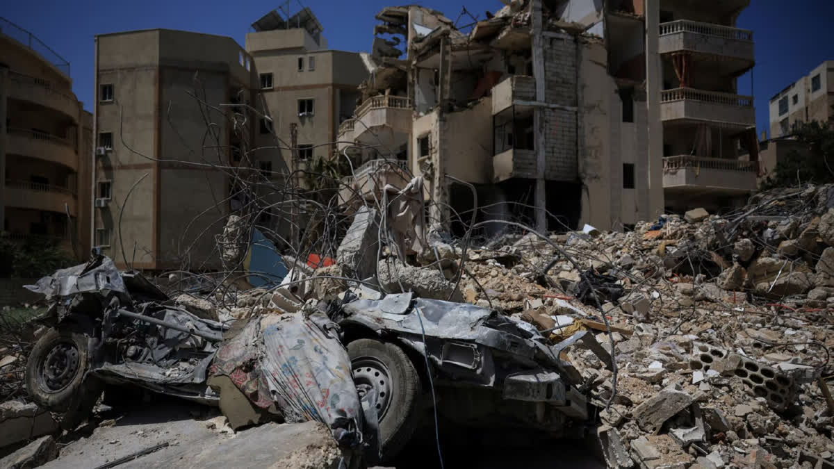 Israel and Lebanon agree to implement ceasefire