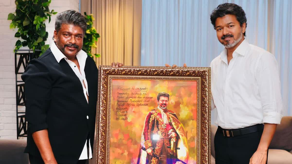 நடிகர் பார்த்திபன் முதலமைச்சர் விஜய்யை சந்தித்து வாழ்த்து தெரிவித்தார்