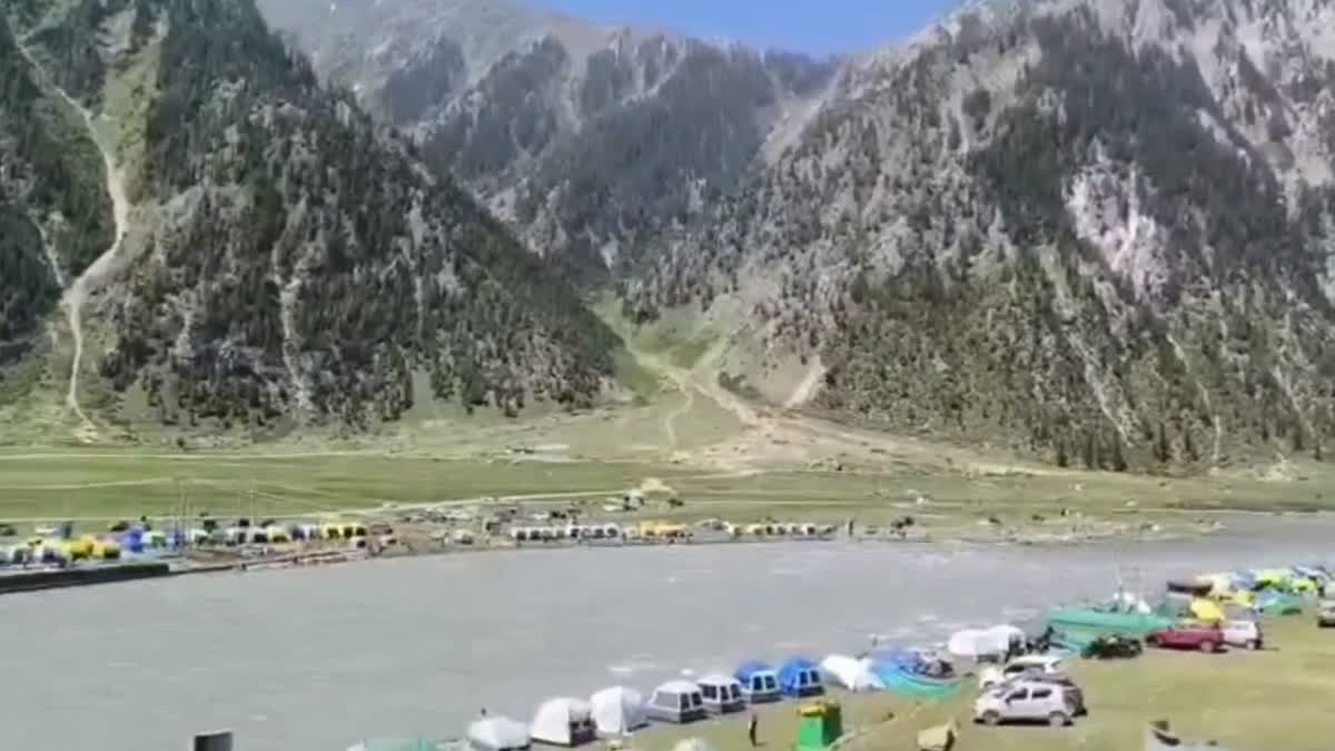 گرمی سے پریشان سیلانیوں کے لیے گریز پسندیدہ سیاحتی مقام