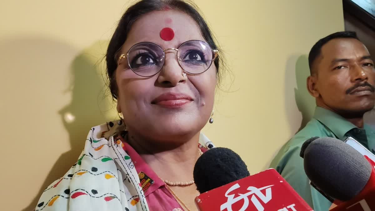 papiya-adhikari-meets-with-tollywood-cinema-serials-producers