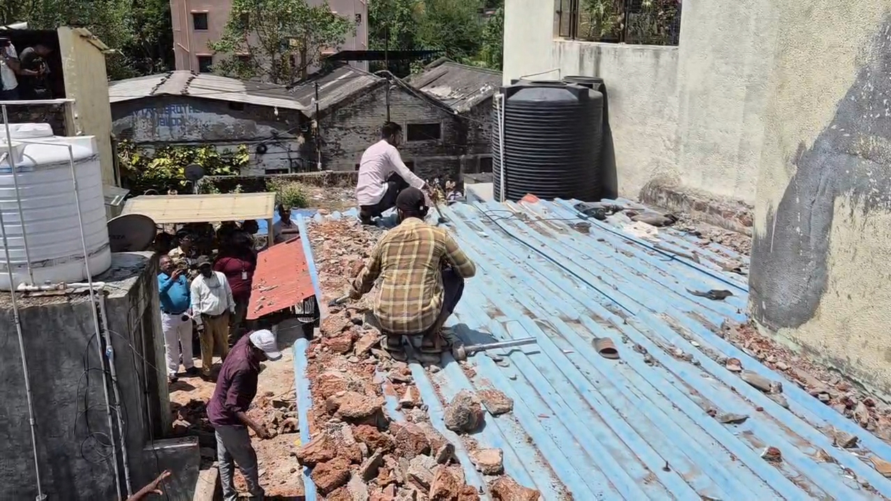 pune liquor tragedy accused house