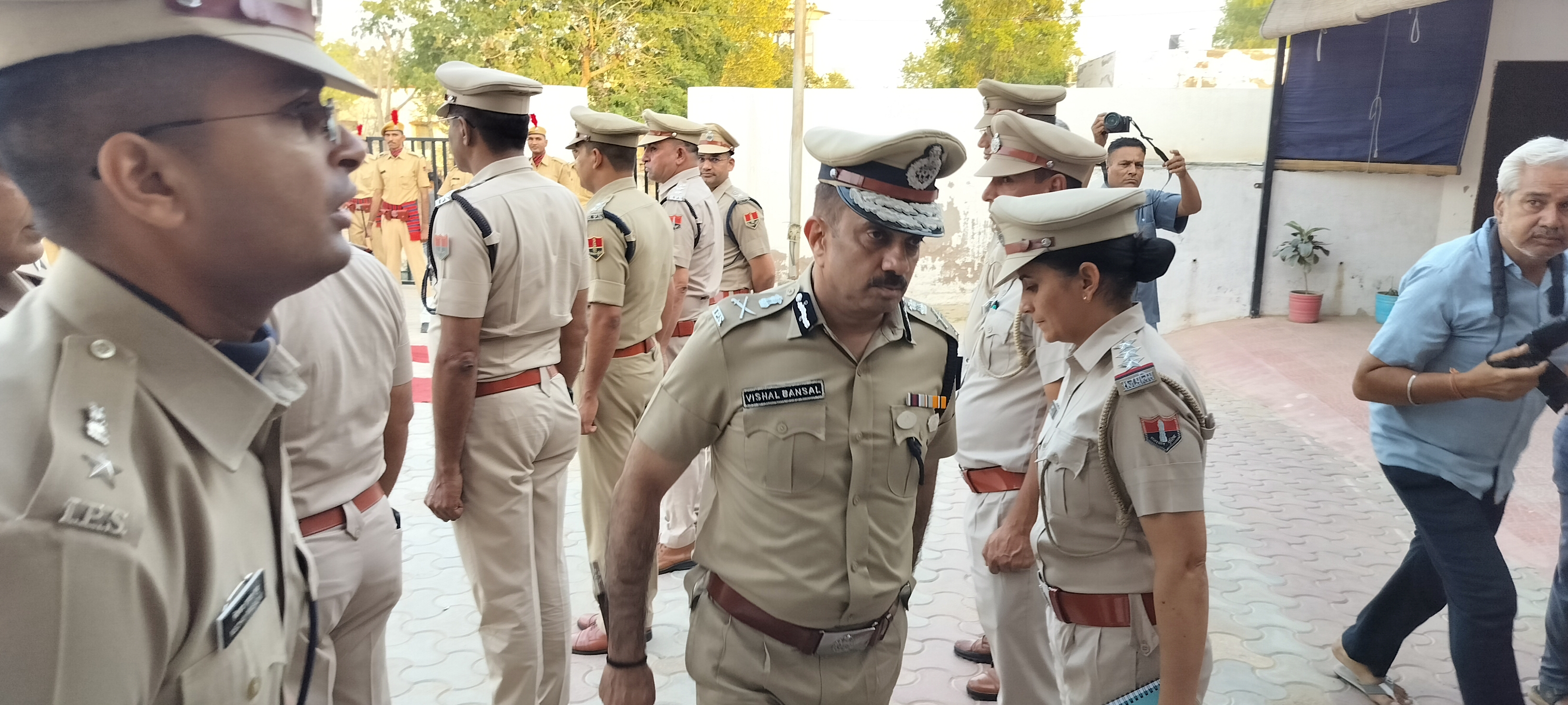 एसओजी एडीजीपी विशाल बंसल पहुंचे चूरू पुलिस अधीक्षक कार्यालय